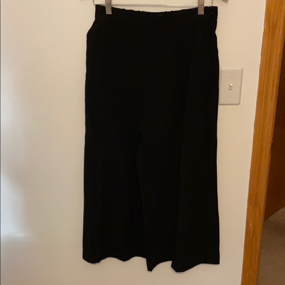 Black trousers